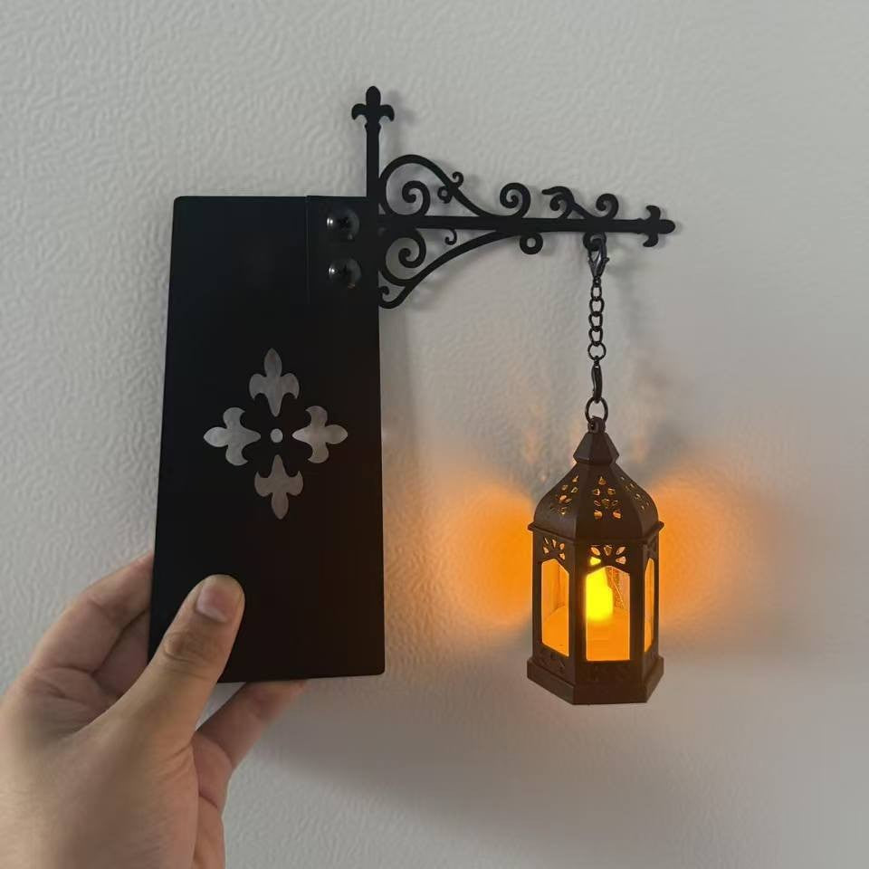 Decorative Bookshelf Lights – Mini Lanterns, Ghosts & More