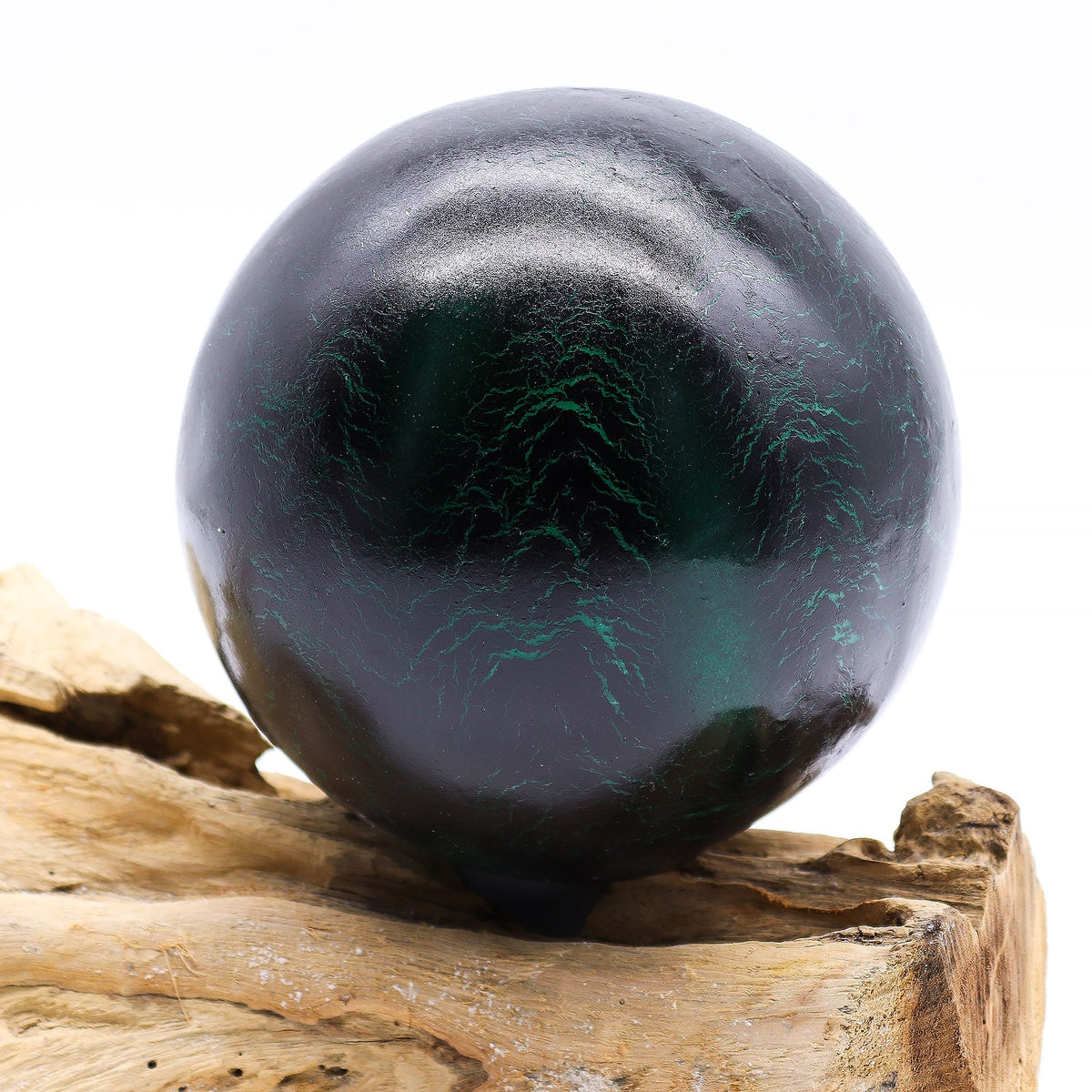 DriftGlow Emerald Crackle Lamp – Driftwood Base